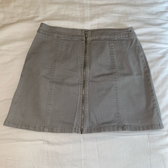 Grey zipper skirt! - Picture 1 of 3